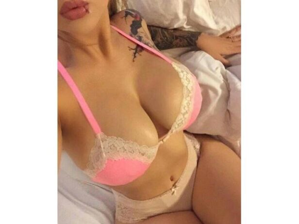 Kinds Of Hot And Sexy Indian Female Escorts Near Taj Bengal Kolkata