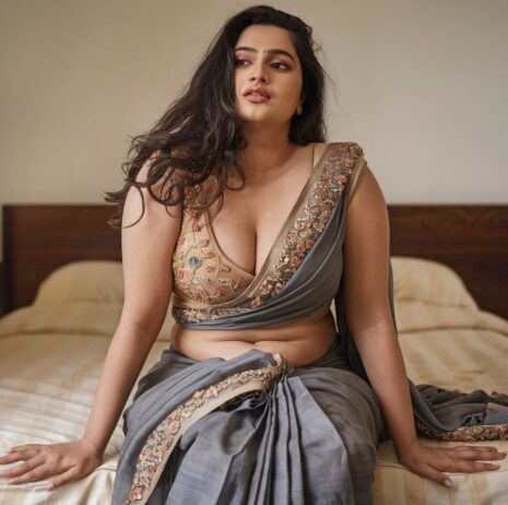 Call Girls in Karol Bagh, Delhi ★ 9599632723✔️ book it now