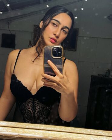 [9711881147] 69→Call Girls In Ashok Vihar [Delhi] ⭐ Booking Now 24|7