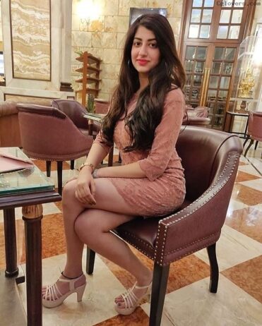 Call Girls IN Lajpat Nagar 〴9958018831⎷ delhi Escort service