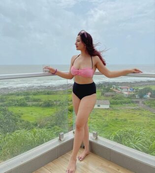 Bollywood-Actress-Models-Escorts-in-India-Dubai-London-Paris-New-York-54