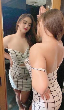 Call Girls In Delhi call me m.r raju 9319816572/ Welcome To Vip Women Seeking Men In Delhi