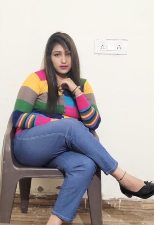 Call Girls In Delhi call me m.r raju 9319816572/ Welcome To Vip Women Seeking Men In Delhi