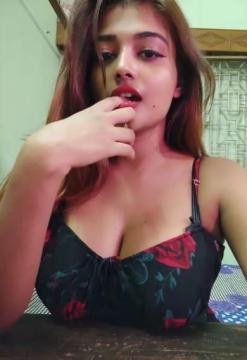 Mumbai Escort Richa Aroara Vip Model Varsova Home Service In Mumbai call me 9004722577