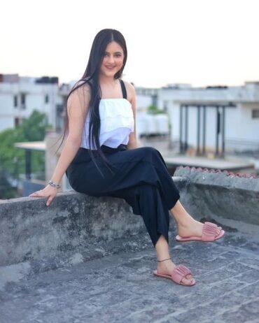 Call Us 9643097474 Call Girls In Munirka Delhi Ncr