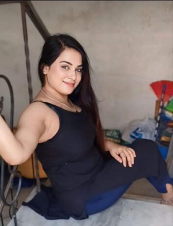 Call Girls In Amrapali Golf Greater Noida ☎ 9870522265 Low Rate Noida Escorts Service 24/7