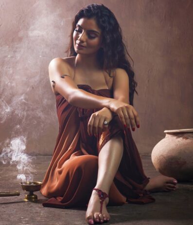 Young Call Girls In Hauz Khas 9711881147 Delhi Escort Service