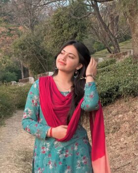 c2ff98f4c5657c7840e27c6e09b8e085-1-Copy