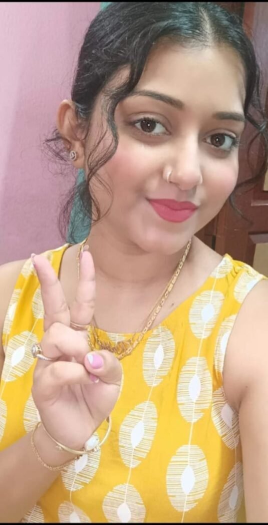 ꧁༺85219✳️74844༻꧂Neha ༻Sharma༻💖call  girls 💞