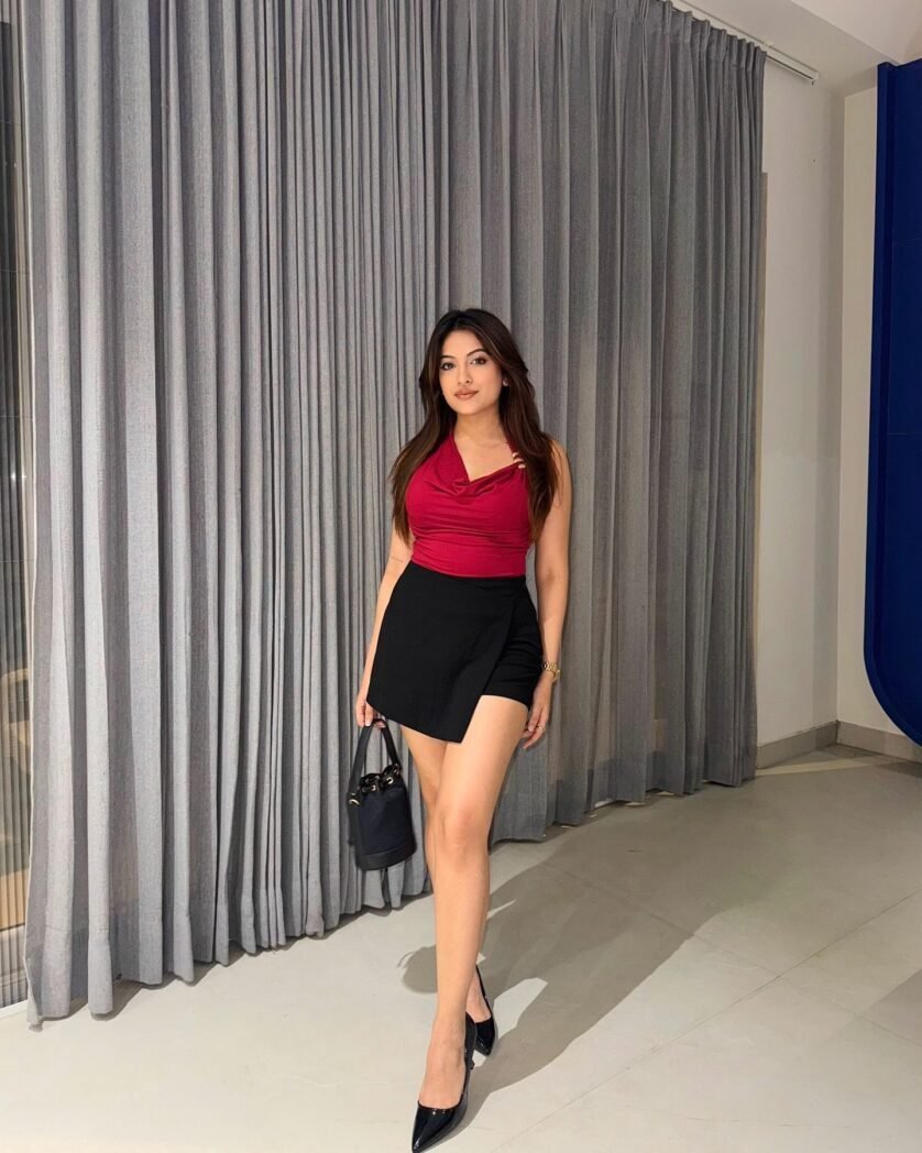 Low Rate Call Girls In Mayur Vihar ❤️84485}{77510}{ Delhi Escorts Service 24/7 NCR