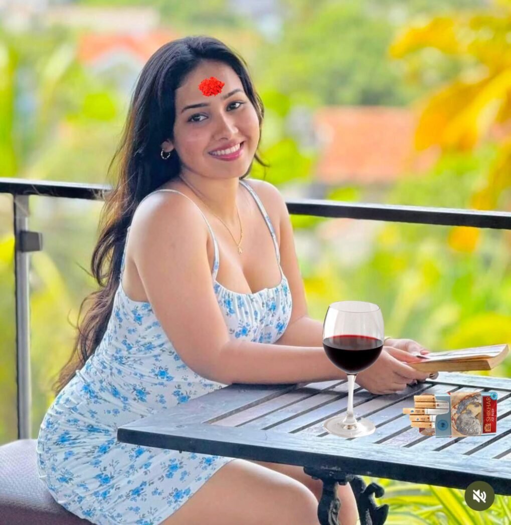 Call Girls in Dwarka Sector 17 9999833992 Delhi …